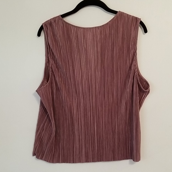 Everleigh Dusty Mauve Pleated Sleeveless Top in XL - Picture 9 of 9